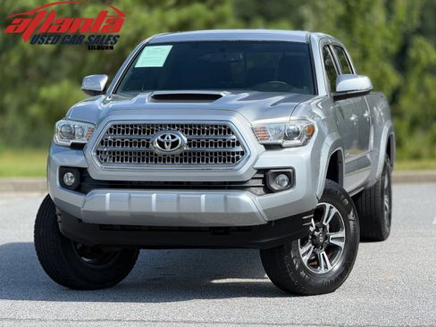 Used 2017 Toyota Tacoma TRD Sport w/ Tow Package RWD image 1