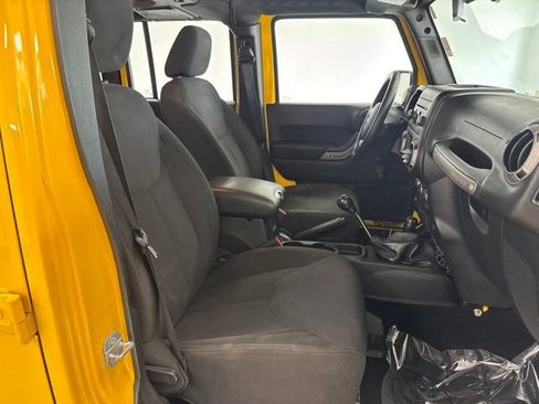 Used 2015 Jeep Wrangler Unlimited Sport AWD/4WD image 21