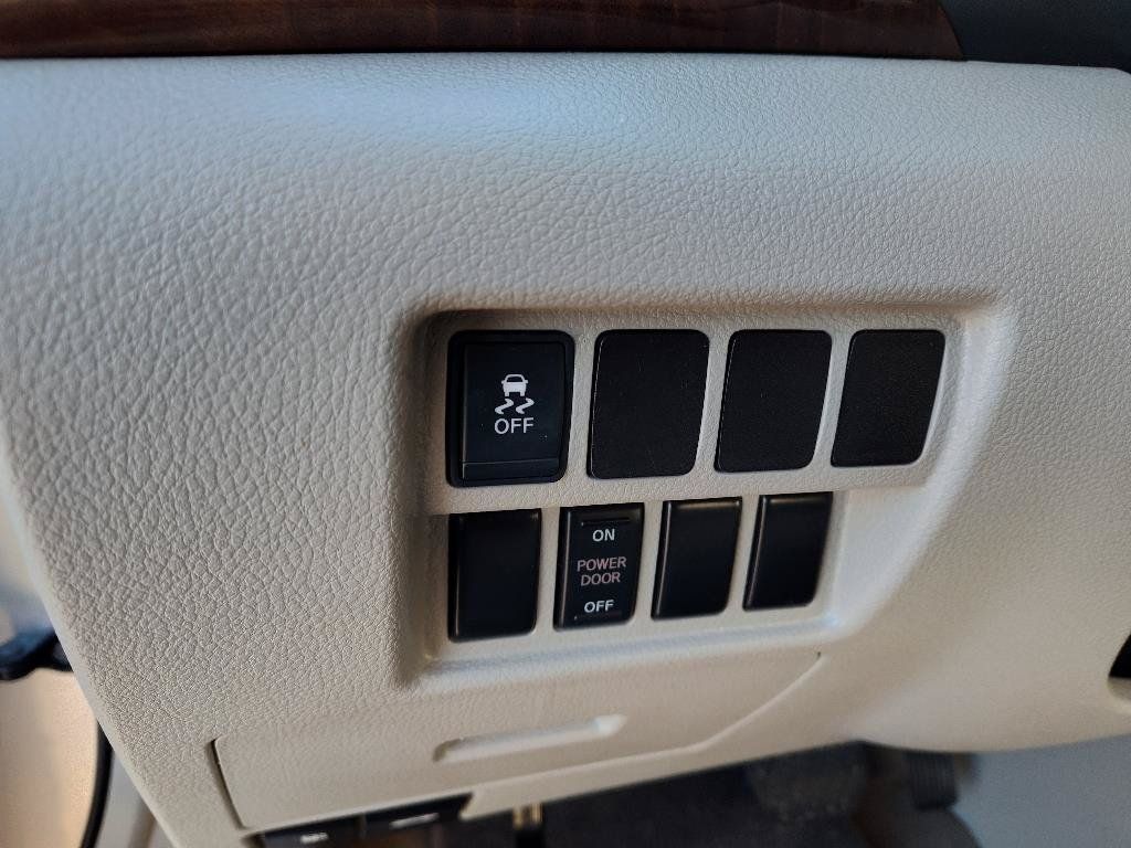 Used 2016 Nissan Quest SV FWD image 41