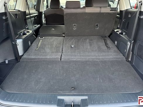 Used 2024 Toyota Highlander LE image 21