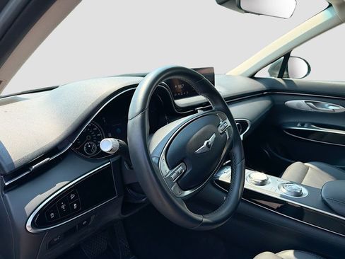 Used 2025 Genesis GV70 2.5T AWD/4WD image 9