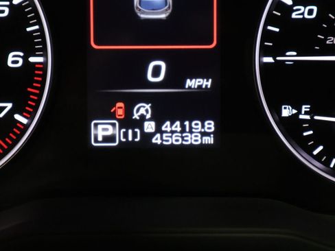 Used 2025 Subaru Crosstrek 2.5i Premium AWD/4WD image 37