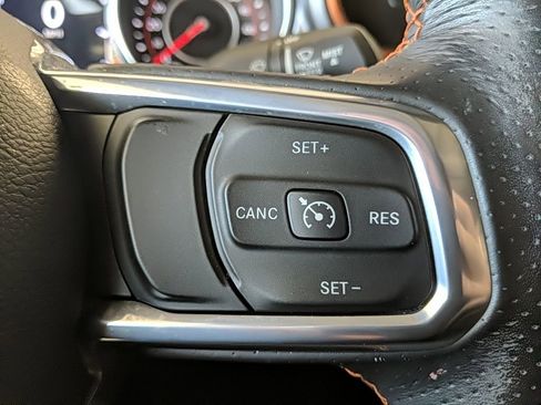 Used 2021 Jeep Gladiator Mojave w/ Cold Weather Group image 17