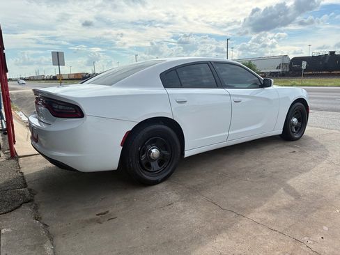 Used 2016 Dodge Charger Police RWD image 17
