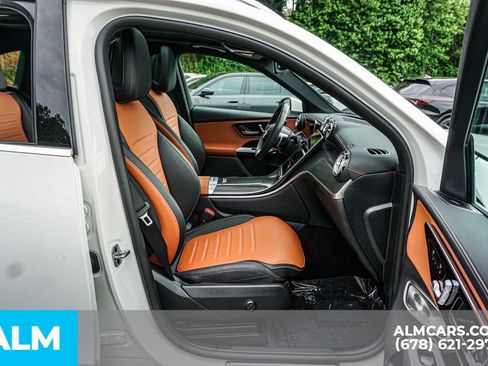 Used 2025 Mercedes-Benz GLC 350e 4MATIC image 23