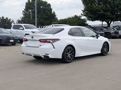 Used 2024 Toyota Camry SE FWD image 5