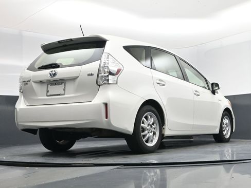 Used 2012 Toyota Prius V Five image 14