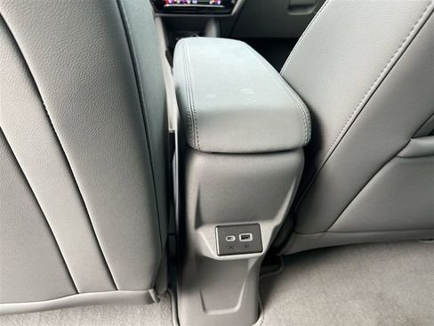 Used 2022 Chevrolet Bolt EUV Premier w/ Sun & Sound Package image 22