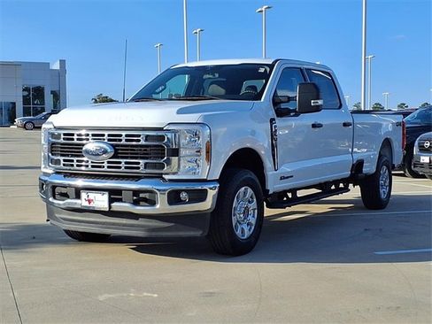 Used 2024 Ford F250 XLT image 4