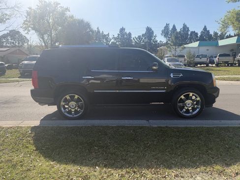 Used 2009 Cadillac Escalade AWD image 4