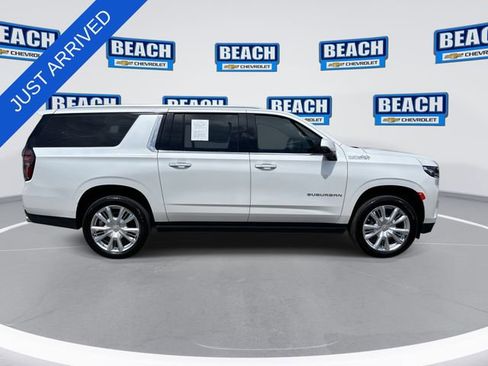Used 2024 Chevrolet Suburban High Country AWD/4WD image 9