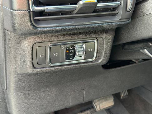 Used 2022 Lincoln Corsair AWD w/ Premium Package image 16