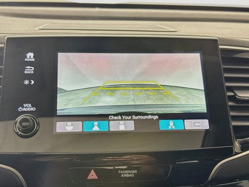 Used 2021 Honda Pilot Touring image 17