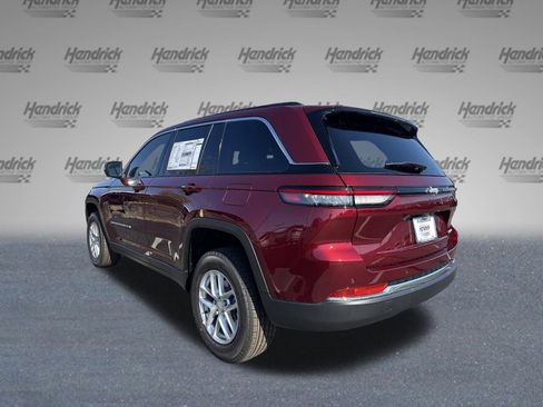 New 2025 Jeep Grand Cherokee Laredo image 6