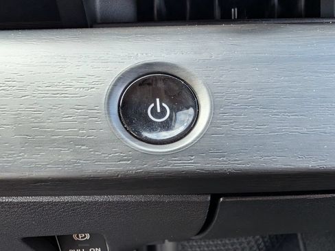Used 2023 Nissan Ariya FWD image 33