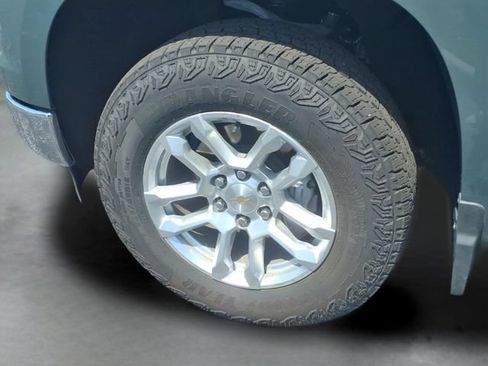 Used 2025 Chevrolet Silverado 1500 LT AWD/4WD image 16