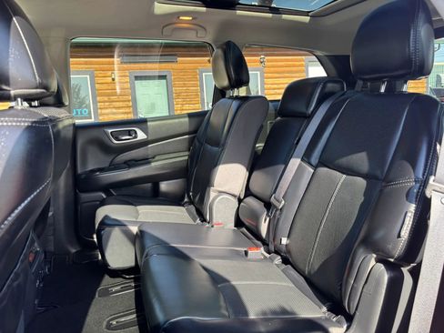 Used 2020 Nissan Pathfinder Platinum w/ Cargo Package AWD/4WD image 14