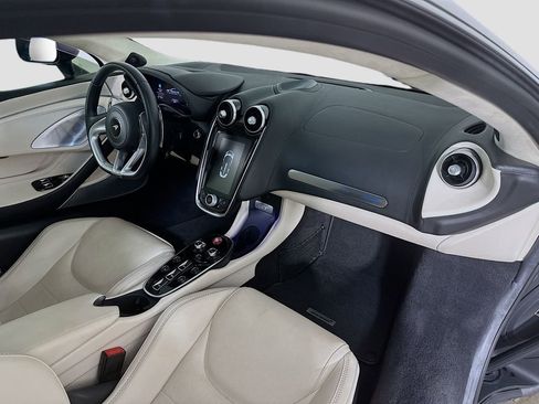 Used 2023 McLaren GT RWD image 27