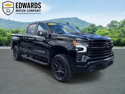 Used 2025 Chevrolet Silverado 1500 LT Trail Boss w/ LT Trail Boss Premium Package AWD/4WD image 1