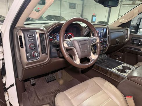 Used 2016 GMC Sierra 2500 Denali w/ Duramax Plus Package image 11