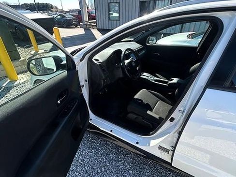 Used 2021 Honda HR-V Sport image 4