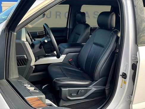 Used 2019 Ford F150 Lariat w/ Trailer Tow Package image 21