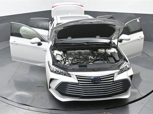 Used 2021 Toyota Avalon XLE image 37