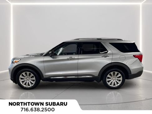 Used 2020 Ford Explorer Limited w/ Equipment Group 310A AWD/4WD image 2