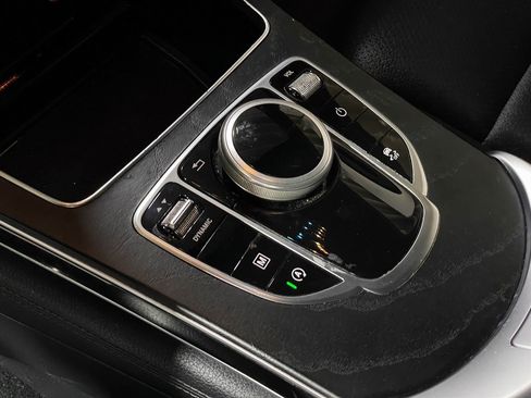 Used 2019 Mercedes-Benz GLC 300 4MATIC w/ AMG Line image 16