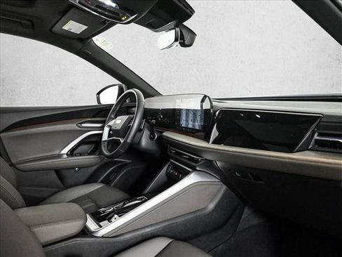 Certified 2025 Audi Q5 Premium w/ Convenience Package AWD/4WD image 23