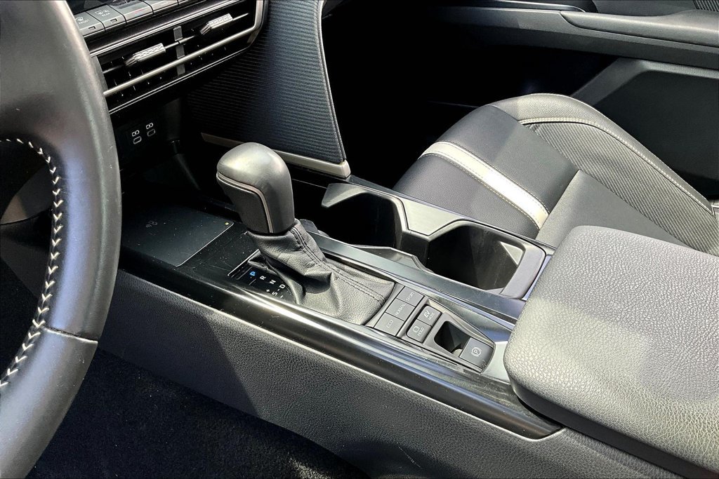 Used 2025 Toyota Camry SE FWD image 18