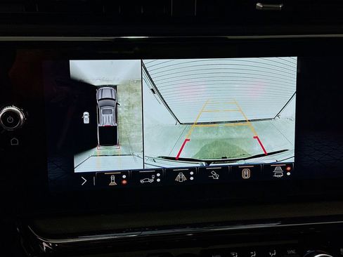 Used 2024 GMC Sierra 1500 AT4 w/ Technology Package image 14