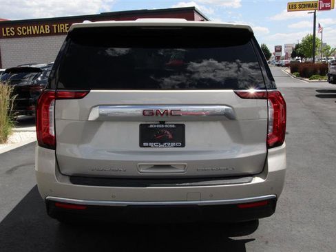 Used 2022 GMC Yukon Denali AWD/4WD image 6