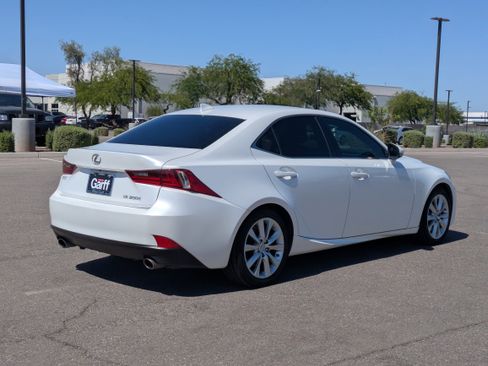 Used 2016 Lexus IS 200t RWD image 5