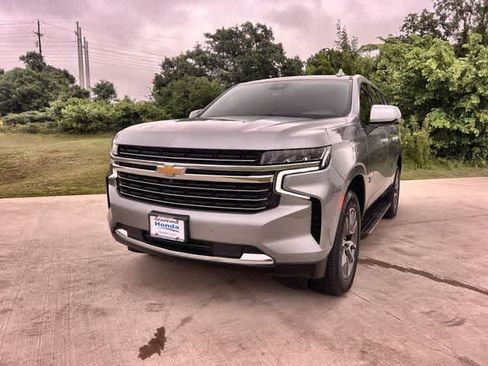 Used 2023 Chevrolet Tahoe LT w/ Luxury Package image 2