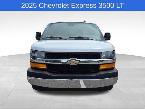 Used 2025 Chevrolet Express 3500 LT w/ LT Preferred Equipment Group RWD image 9