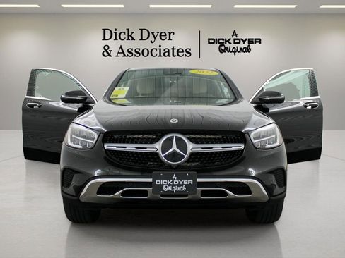Used 2022 Mercedes-Benz GLC 300 4MATIC Coupe image 10