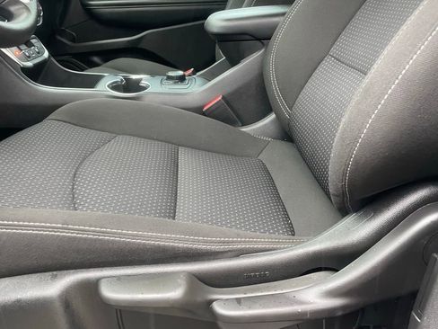 Used 2024 GMC Terrain SLE image 22