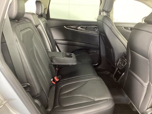 Used 2022 Lincoln Nautilus Reserve image 11