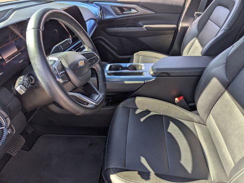 Used 2025 Chevrolet Equinox EV LT w/ Convenience Package image 10