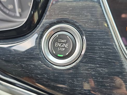Used 2021 Cadillac XT6 Premium Luxury FWD image 30