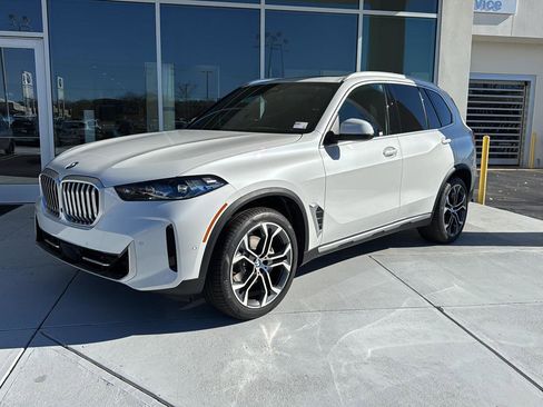 New 2026 BMW X5 xDrive40i w/ Climate Comfort Package image 1