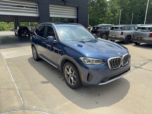 Used 2023 BMW X3 xDrive30i w/ Premium Package AWD/4WD image 2