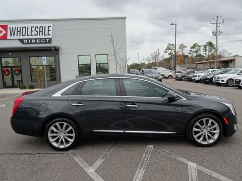 Used 2016 Cadillac XTS Luxury image 3