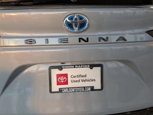Certified 2024 Toyota Sienna XSE image 36
