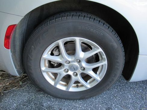 Used 2022 Chrysler Voyager LX FWD image 5