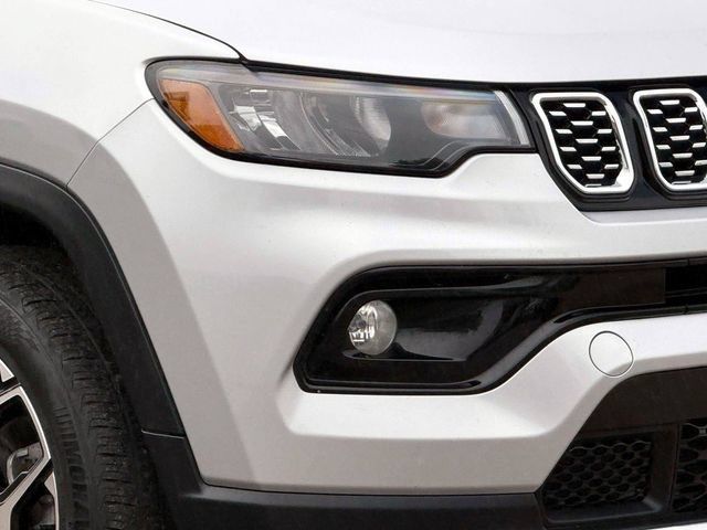 Certified 2025 Jeep Compass Limited AWD/4WD image 10