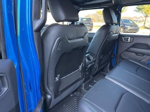 Used 2024 Jeep Wrangler Unlimited Rubicon 4xe image 41