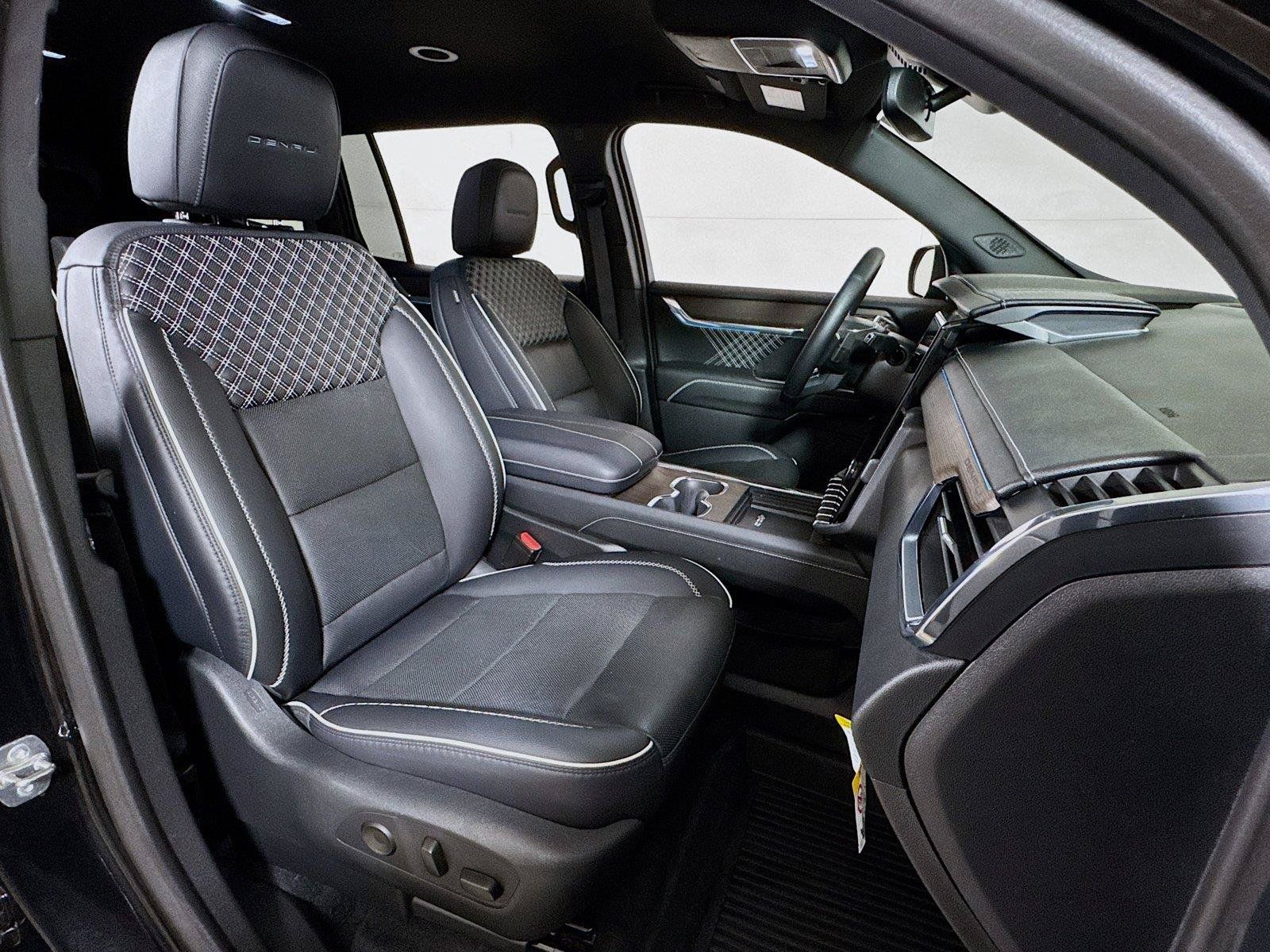 Used 2024 GMC Acadia Denali w/ LPO, Floor Liner Package AWD/4WD image 28