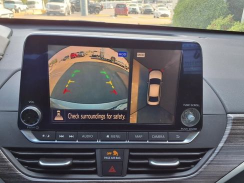 Used 2019 Nissan Altima 2.5 Platinum FWD image 13